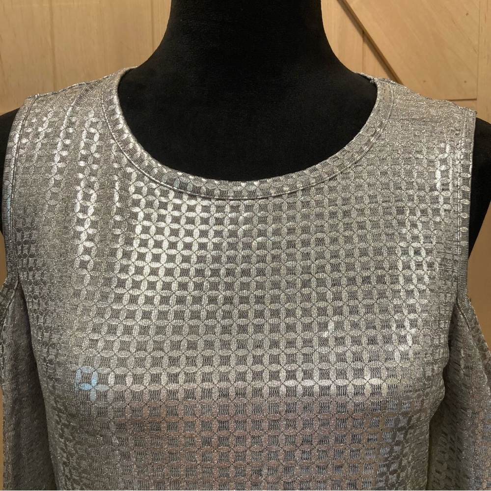 NWT Michael Kors Silver Metallic Silver Long Sleeve Cold Shoulder Pullover Top M - Picture 3 of 13